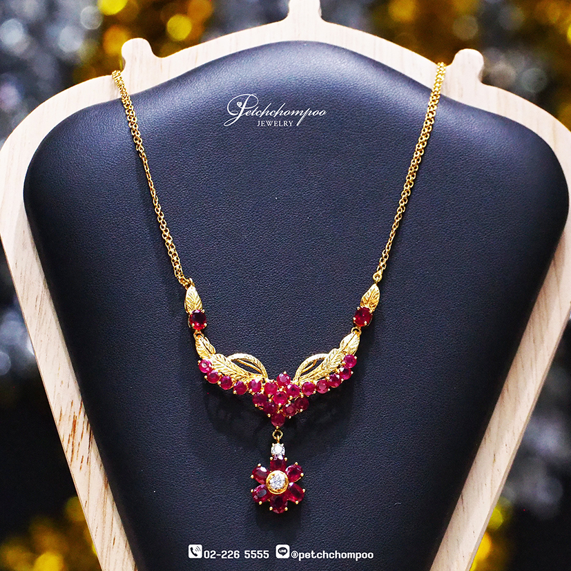 [018432] Gold necklace with diamonds and  Ruby  79,000 