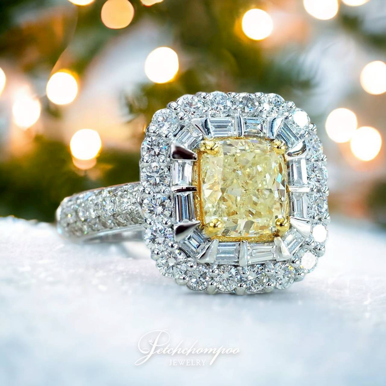 [28375] Fancy Yellow diamond ring, center stone, 2.04 carats. Discount 259,000
