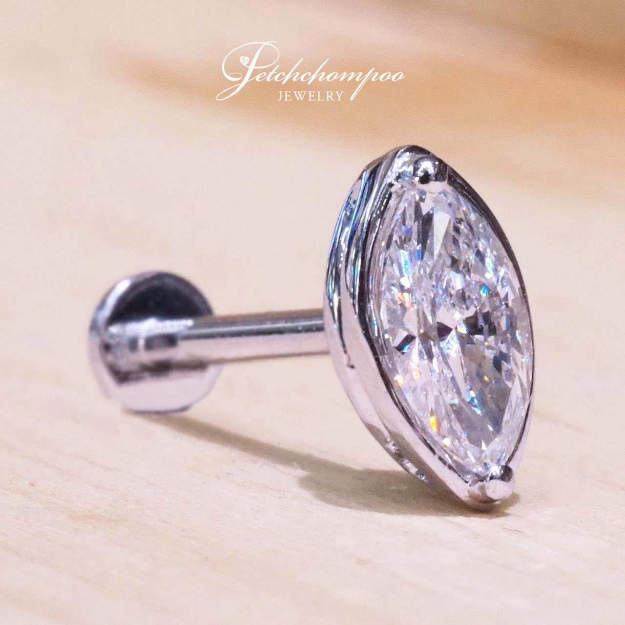 [31094] Ear Piercing Marquise Lumina เพชรทรงมาคีร์ 0.25 กะรัต  29,000 