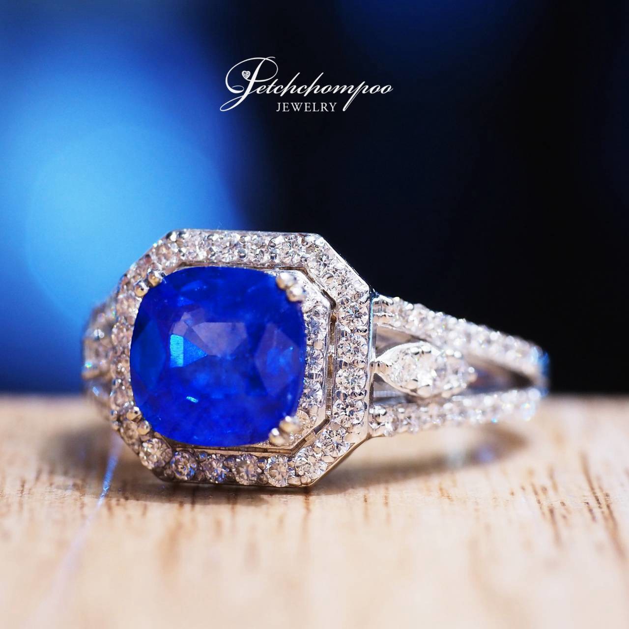 [31036] แหวนไพลินศรีลังกา Cornflower Blue 2.57 กะรัต ล้อมเพชร | GFCO  89,000 