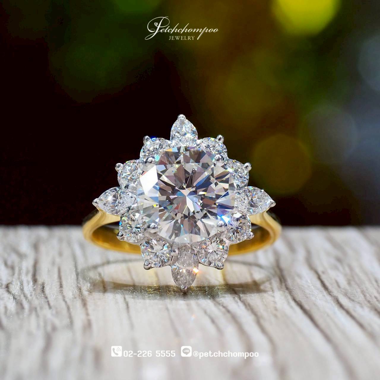 [30323] Floral Brilliance Bloom™ 2.05-Carat Diamond Flower Ring Discount 259,000