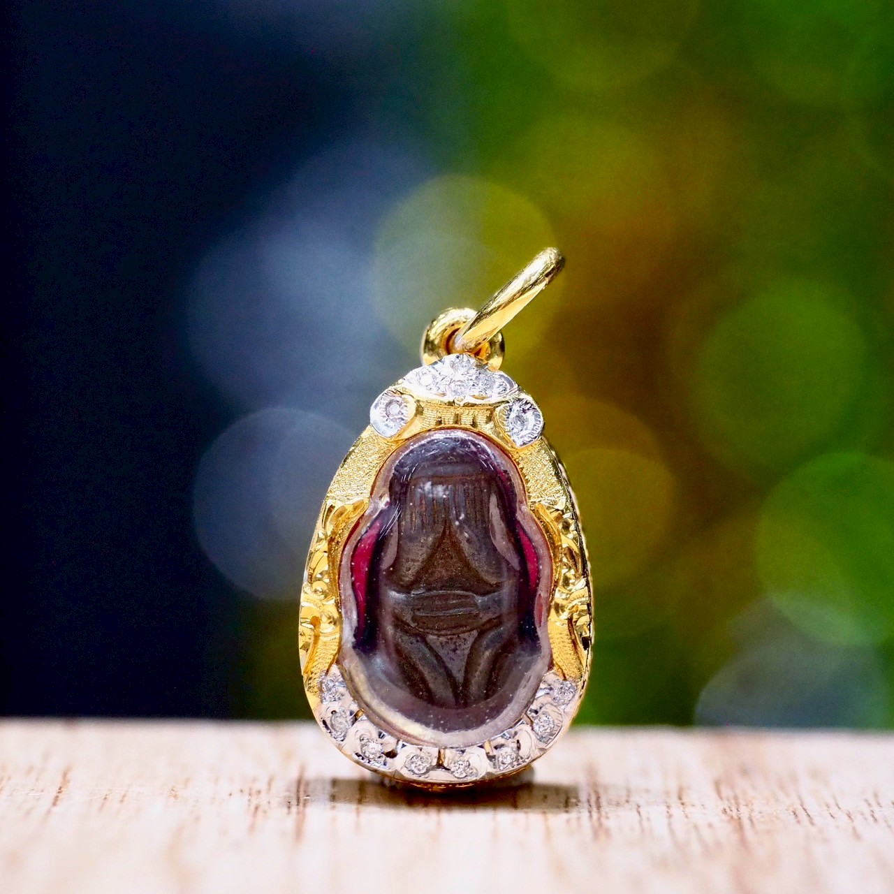 [30055] Phra Pidta Yan Yung Luang Pho Thap, Wat Thong, small print, Mek Sitthi material, gold frame with diamonds, with certificate  165,000 