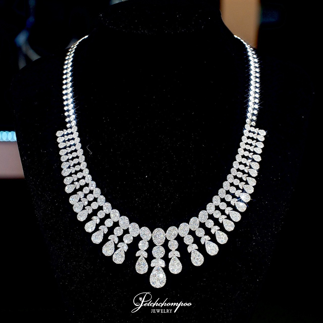 [30963] Majestic Cascade Diamond Necklace  890,000 