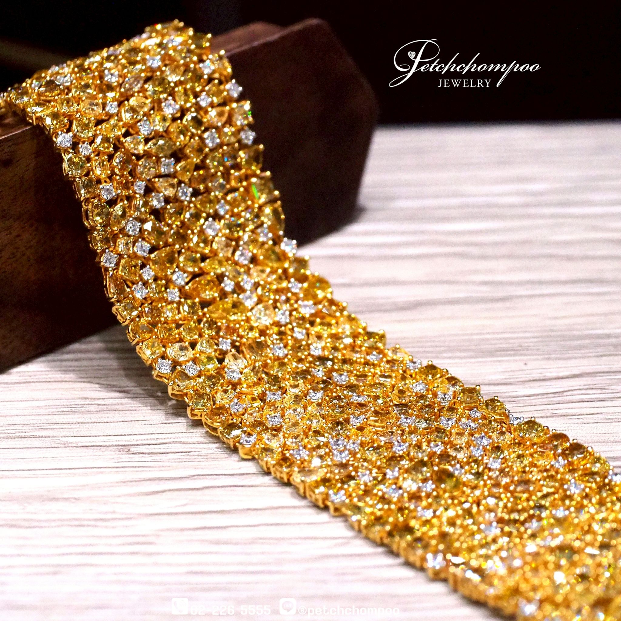 [26881] Fancy Yellow Diamond Bracelet 49.39 ct. Discount 1,990,000