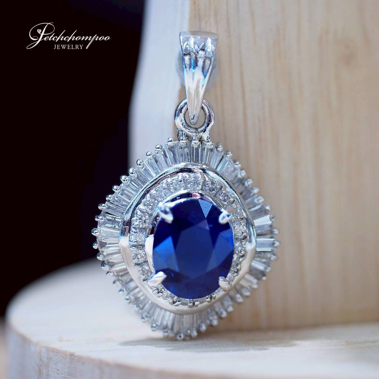 [30756] Royal Sapphire Halo  3.07 carat Pendant  79,000 