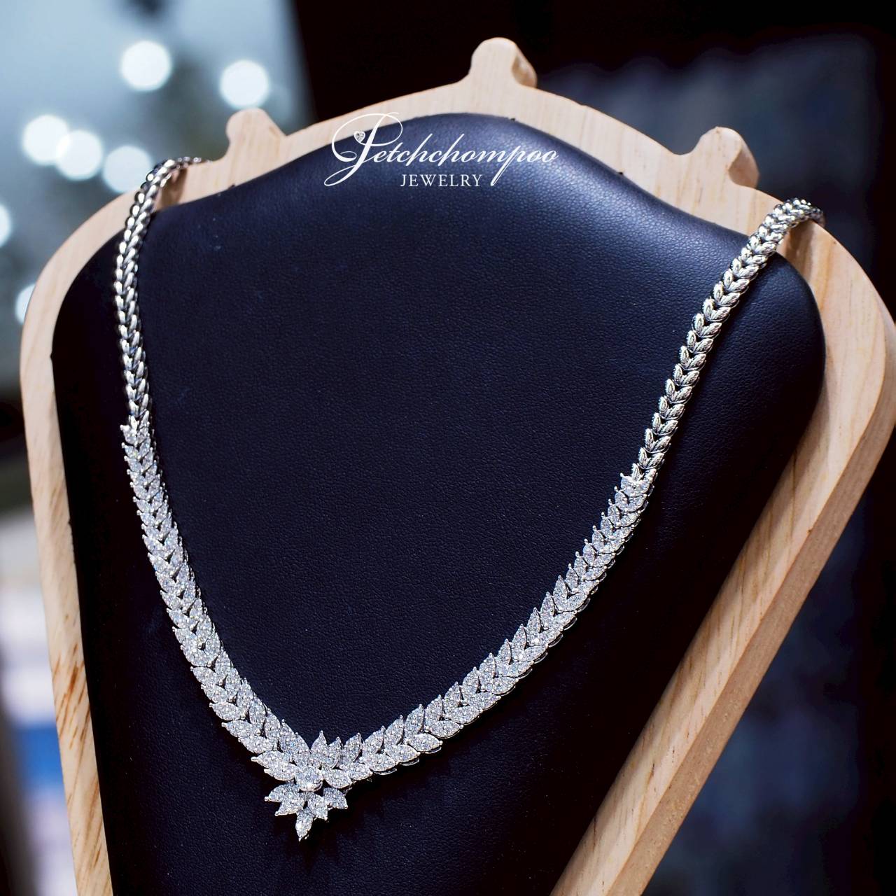 [30907] สร้อยคอเพชร Imperial Laurel Majesty 3.00 กะรัต  259,000 