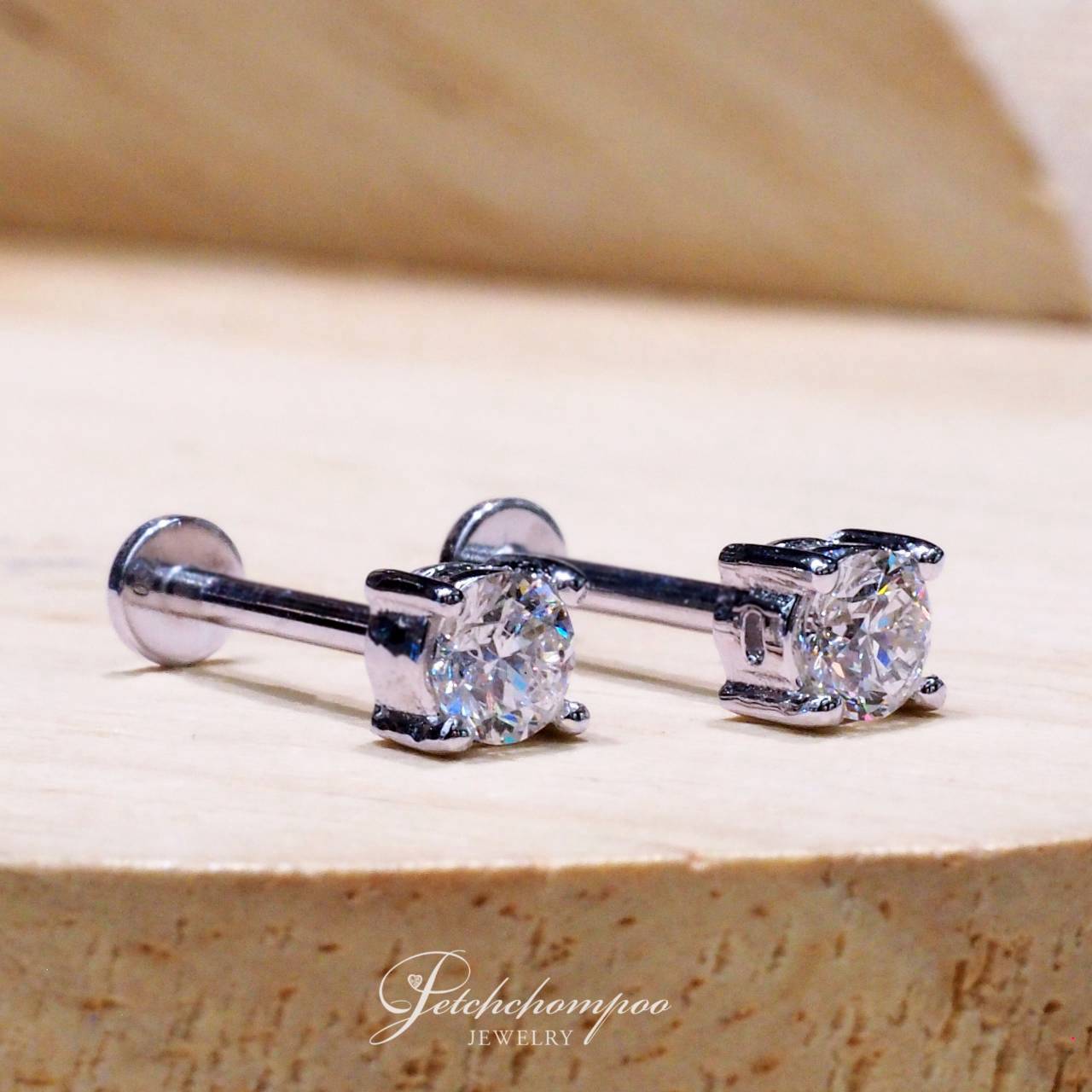 [30979] Classic Solitaire Diamond Screw Stud Earrings  35,000 