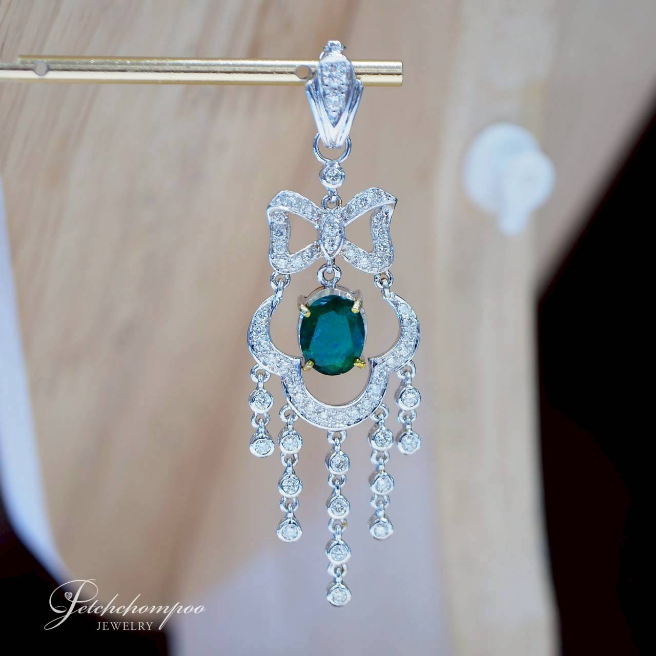 [30757] Emerald Grace Chandelier 2.28 caratsZambian emerald with diamonds pendant  59,000 