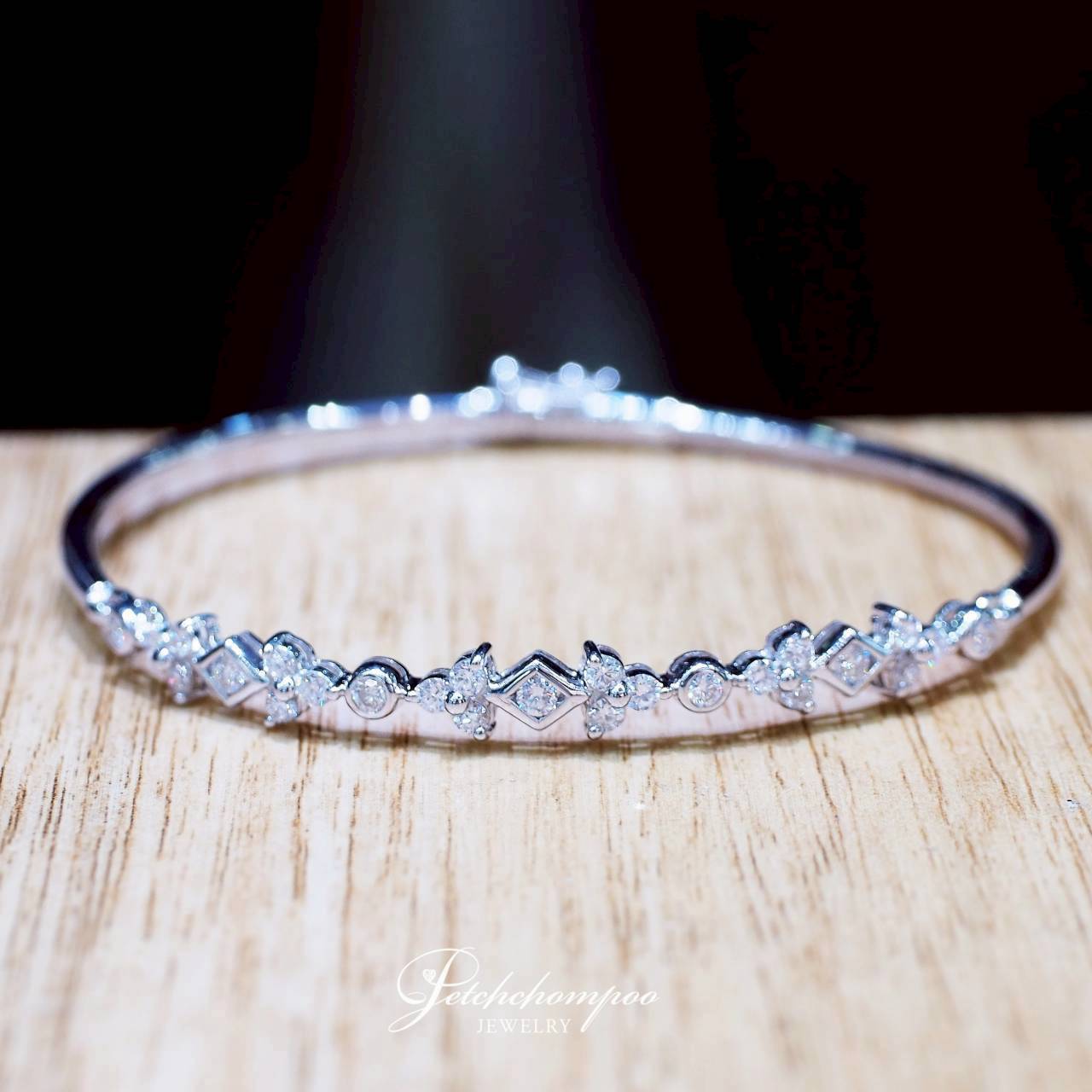 [30900] กำไลเพชร Crown of Radiance ดีไซน์หรู  59,000 