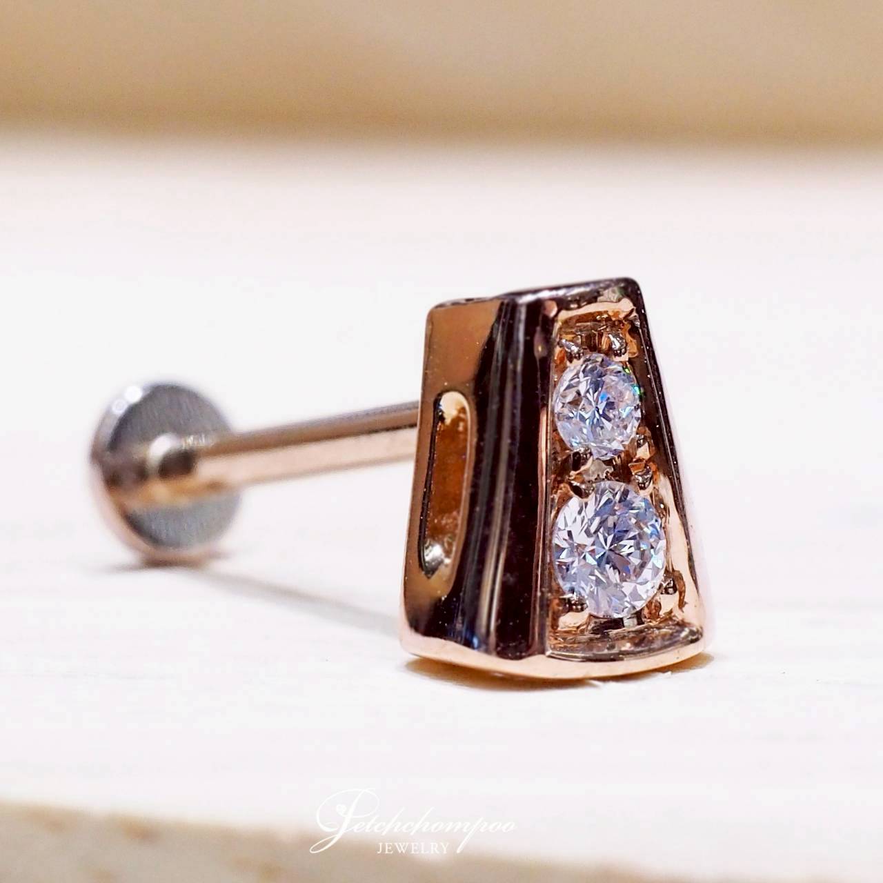 [30852] Rose Edge Ear Piercing, 0.05 carat, modern geometric design  17,000 