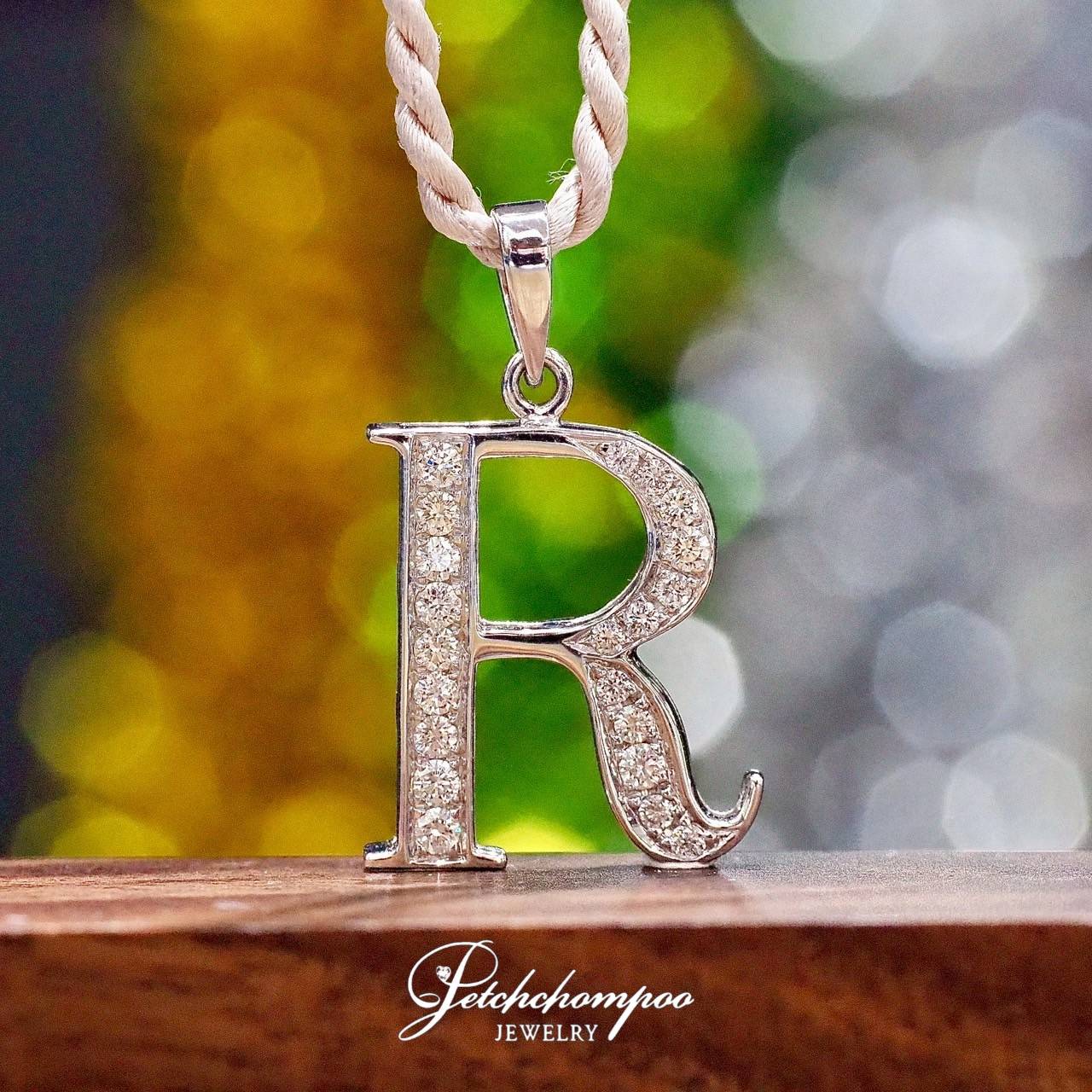 [27591] จี้ตัว R ฝังเพชร  39,000 