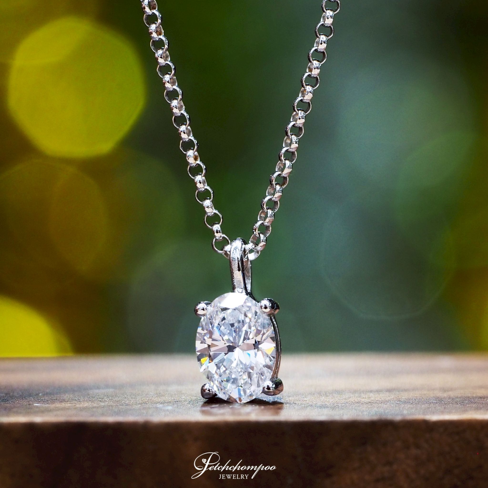 [29165] สร้อยพร้อมจี้เพชร Oval cut 0.40 กะรัต  39,000 