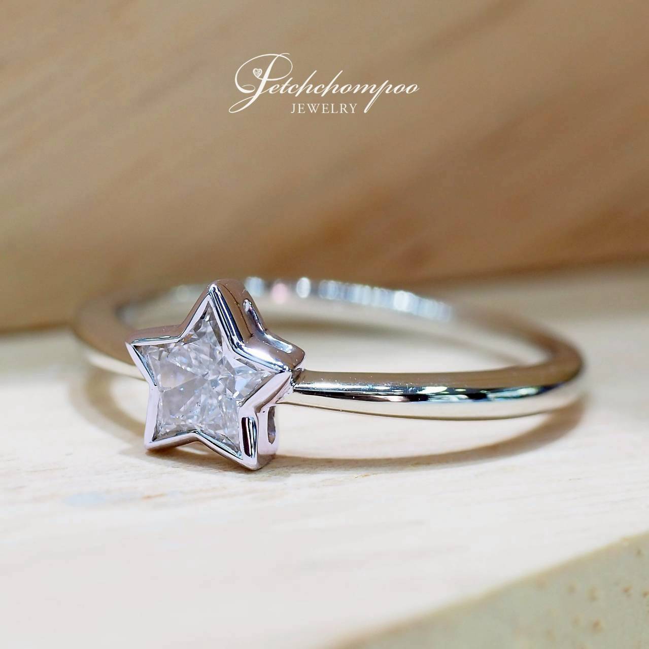 [30688] แหวนเพชรรูปดาว Stella Glow เรียบหรูเหนือกาลเวลา  39,000 
