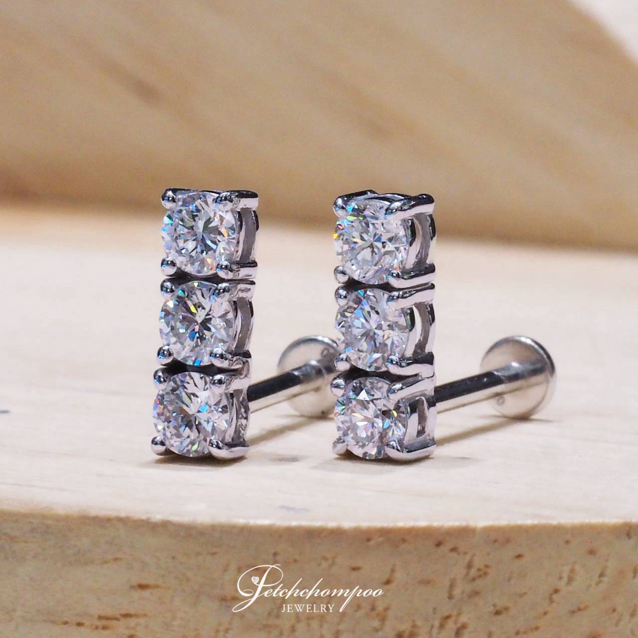 [30980] Trinity Spark Diamond Screw Stud Earrings  39,000 