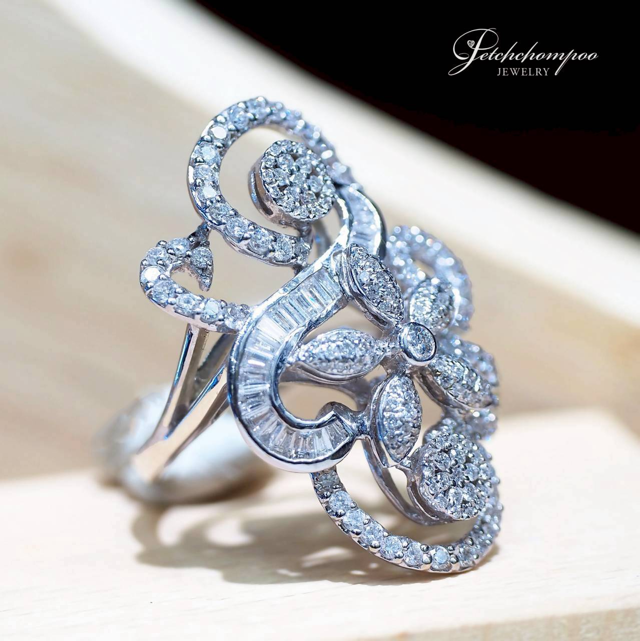 [30678] แหวนเพชร Celestial Bloom Symphony 1.46 กะรัต ศิลป์ร่วมสมัยแรงบันดาลใจดอกไม้จักรวาล  99,000 