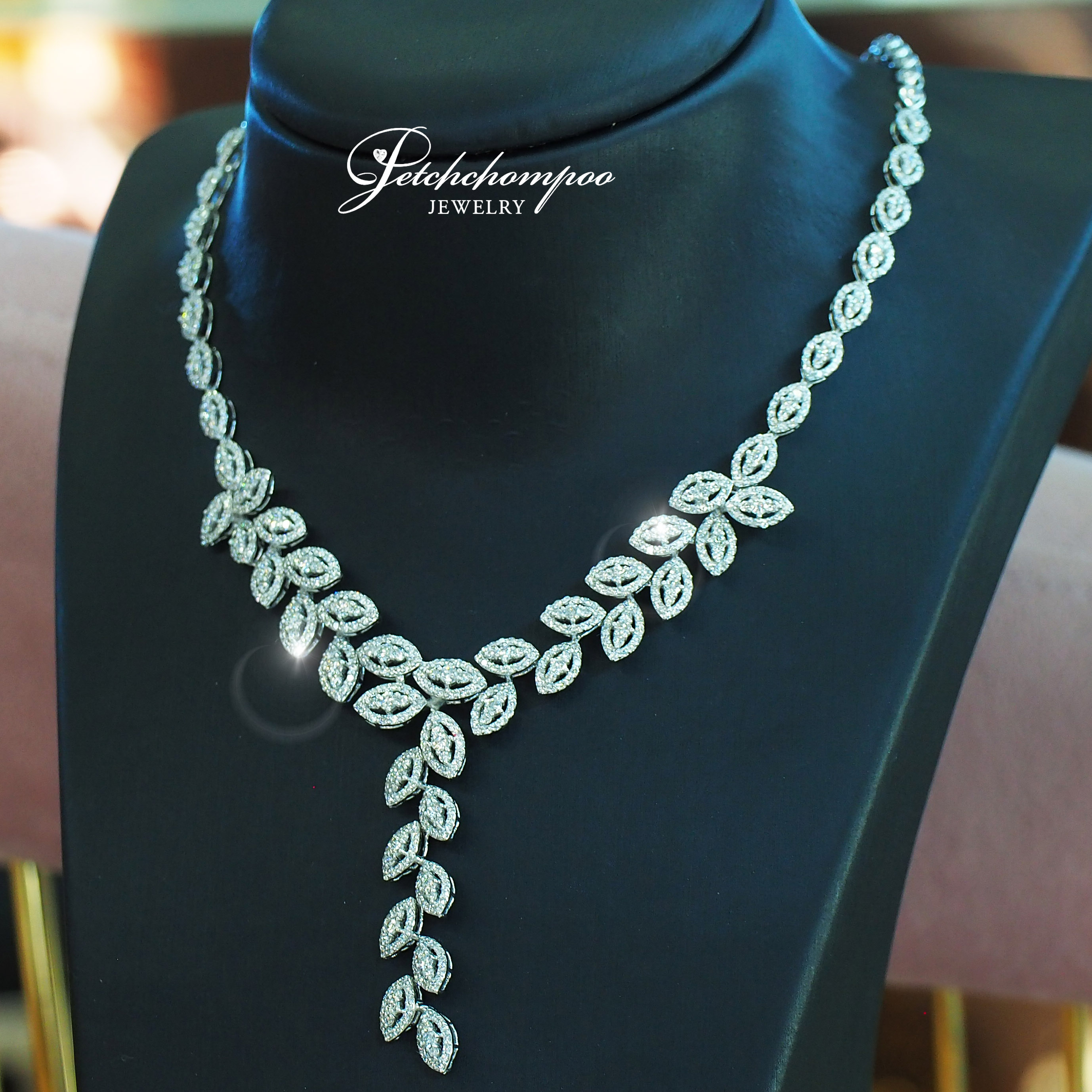 [27092] diamond necklace 6.91 carats  269,000 
