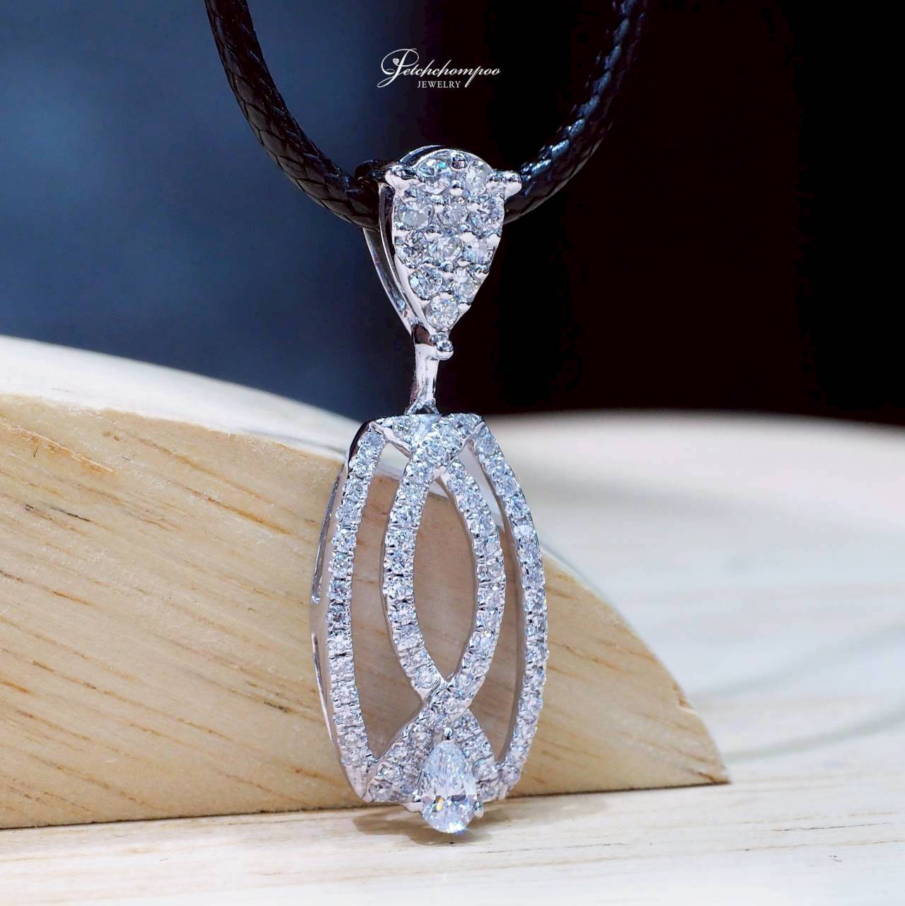 [30803] จี้เพชร Celestial Flow รวม 0.56 กะรัต  29,000 