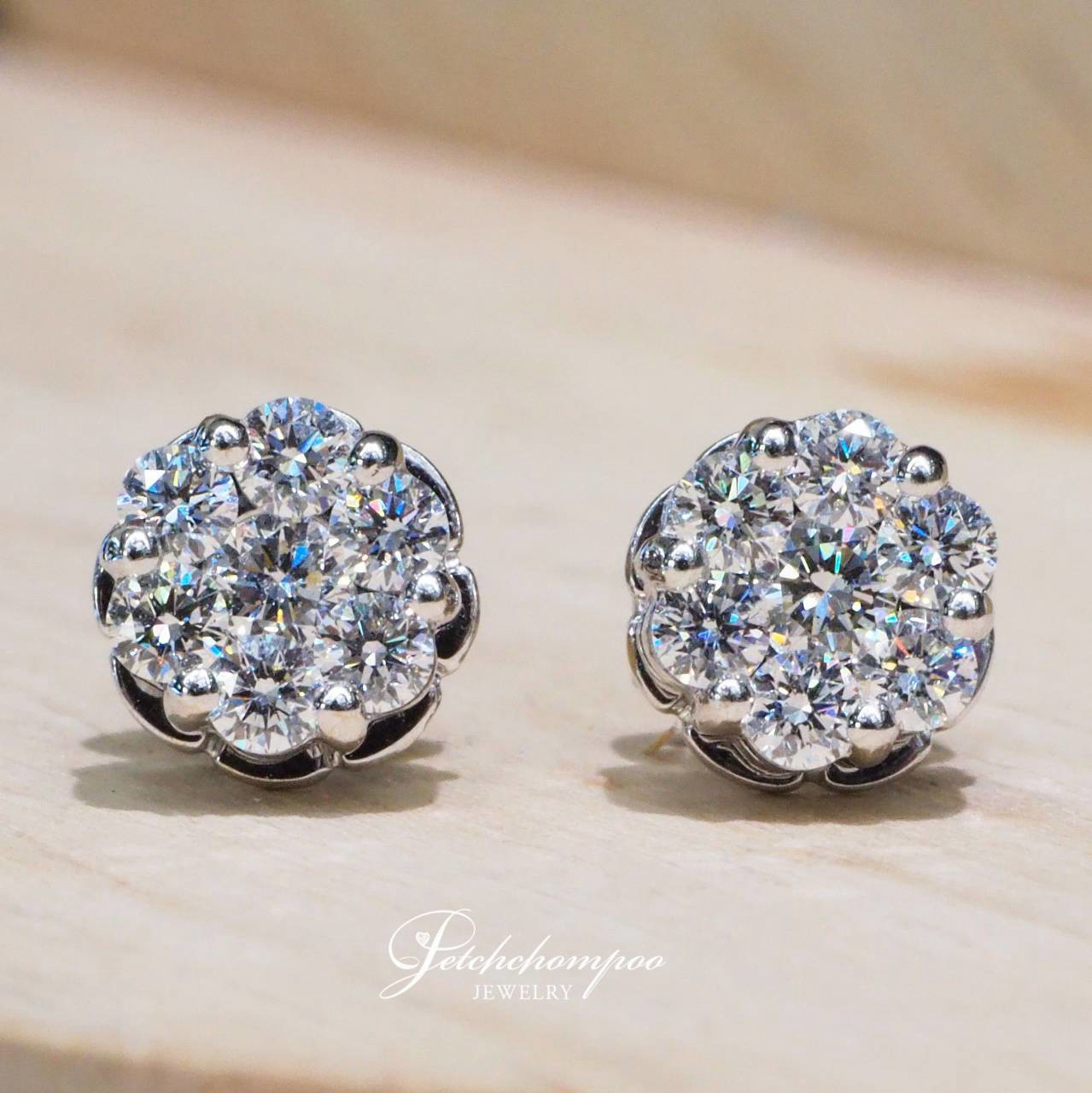 [31096] ต่างหูเพชร Blossom Illusion  ดีไซน์ช่อดอกไม้  39,000 