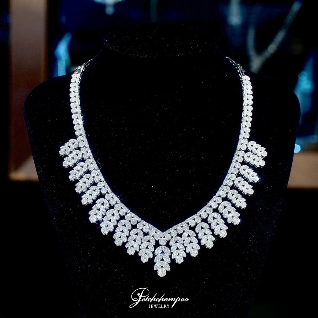 [30962] Regal Laurel Diamond Necklace  799,000 