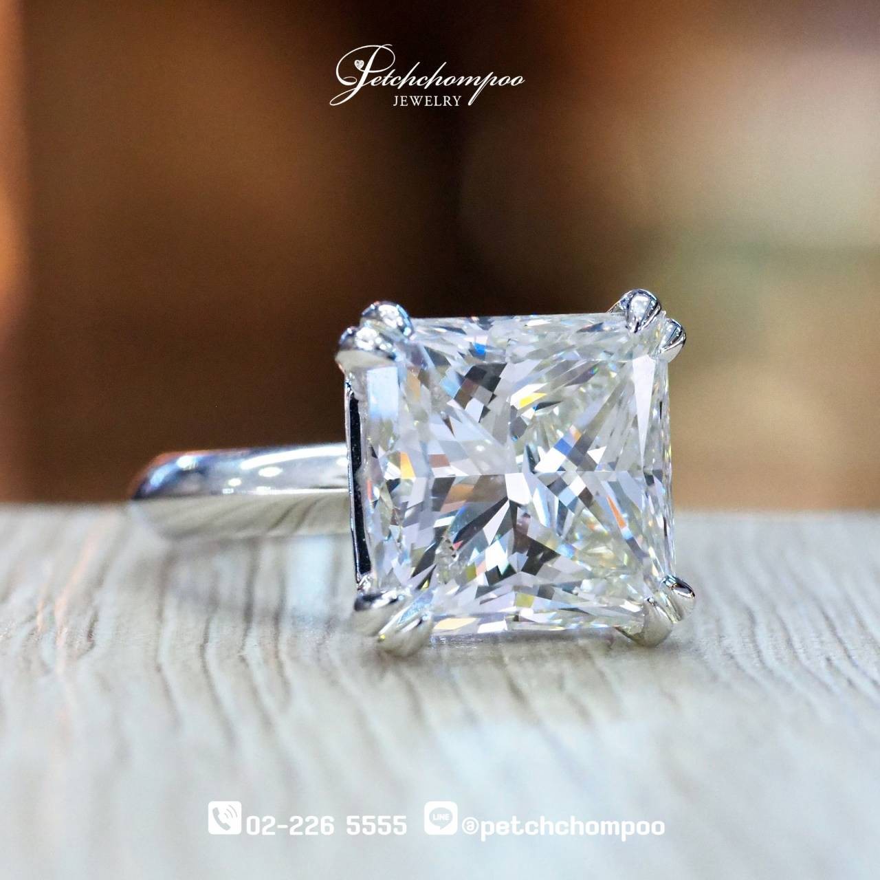 [29684] Royal Majesty™ Ring – Princess Cut 10.50 Carat Brilliance  | K / VVS2 / 2EX / HKD Discount 3,990,000