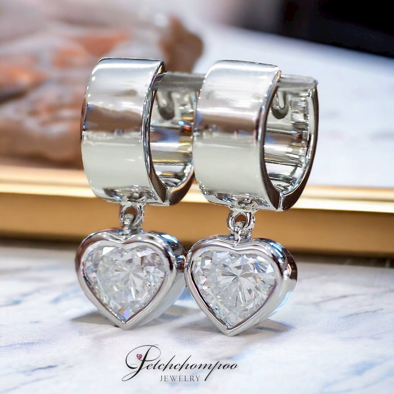[28560] Heart diamond earrings, GIA certificate Discount 190,000