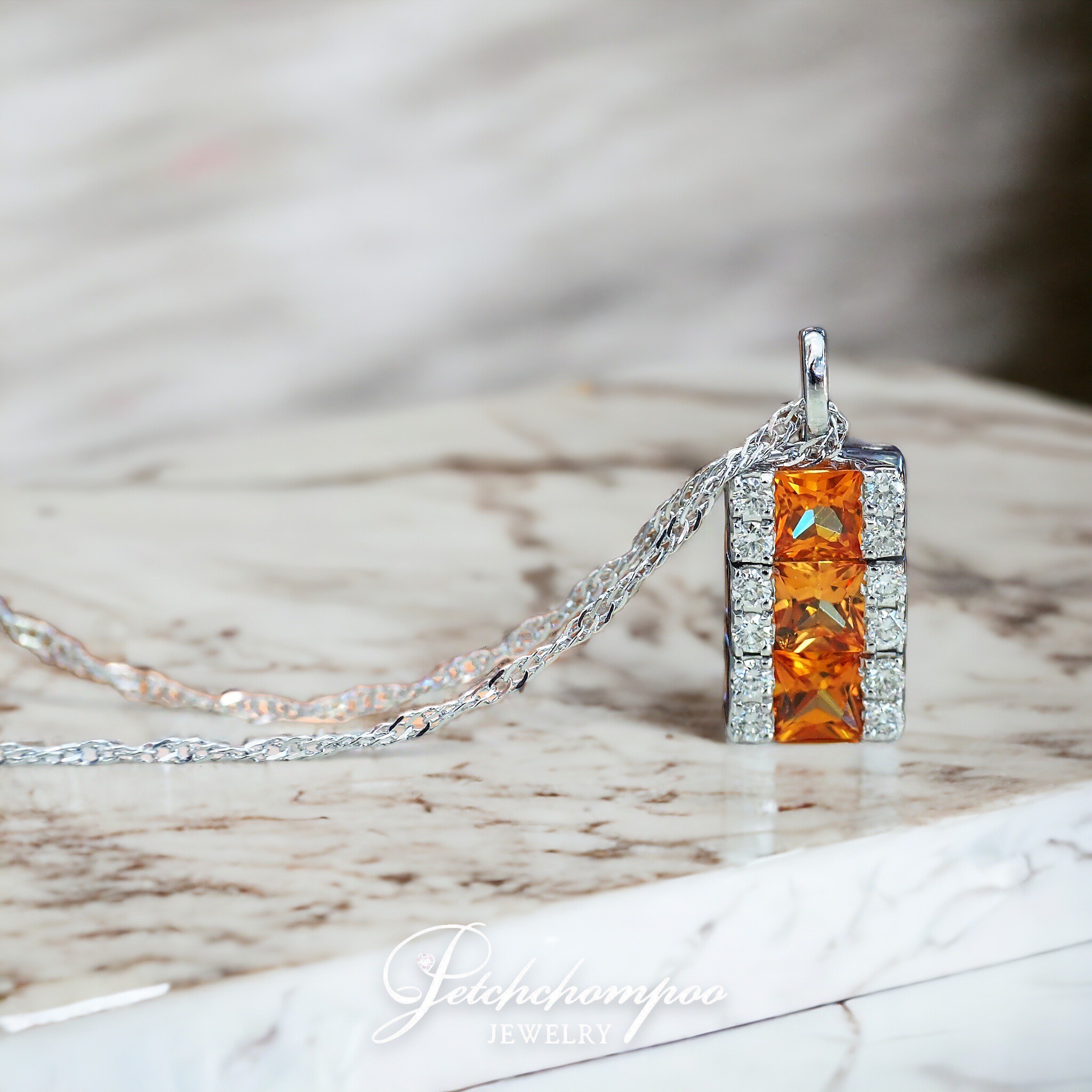 [29202] Yellow sapphire pendant with chain  29,000 