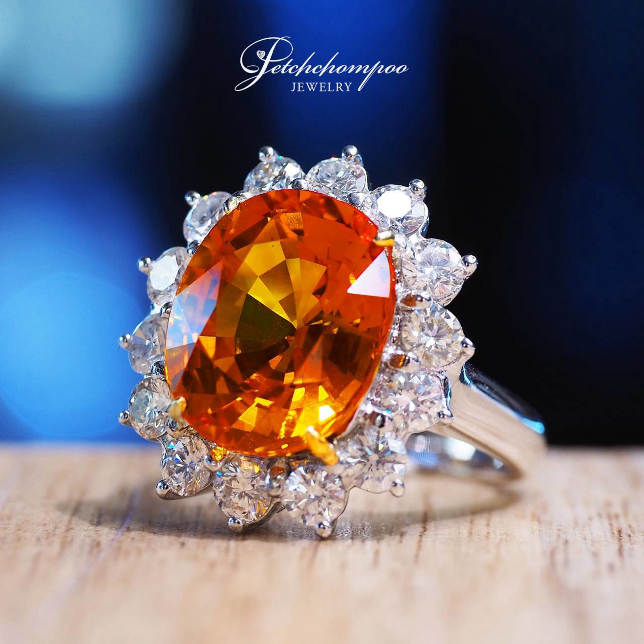 [31031] Siam Golden Radiance 10.67 carat Yellow Sapphire Ring | Emil  239,000 