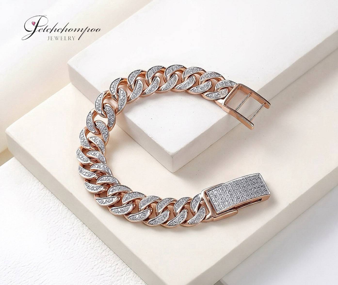 [31076] Luxury Street diamond ring, total 3.79 carats.  429,000 