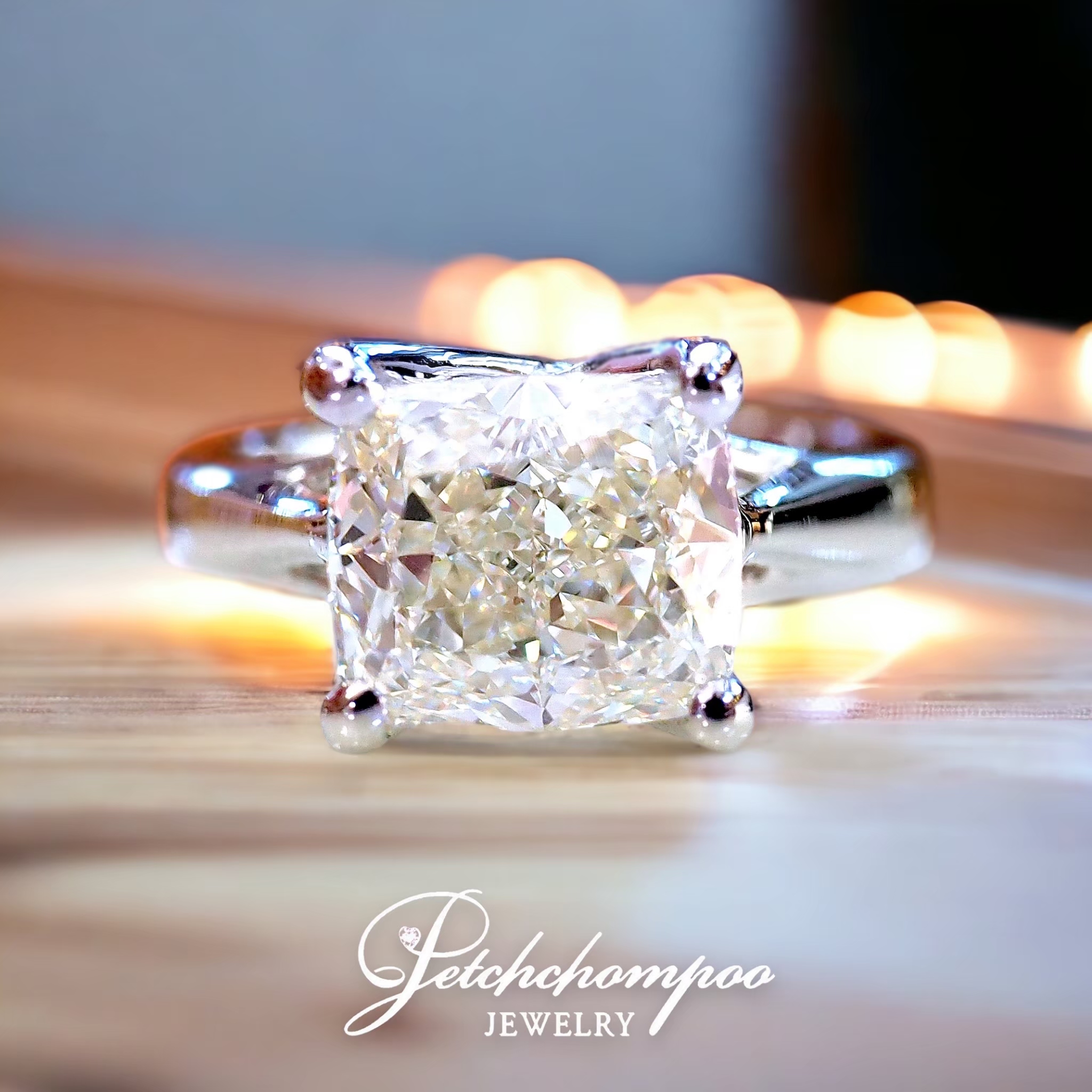 [28139] แหวนเพชรCushion Cut 3.03 กะรัต K VVS2 2EX AIG ลดราคาเหลือ 379,000
