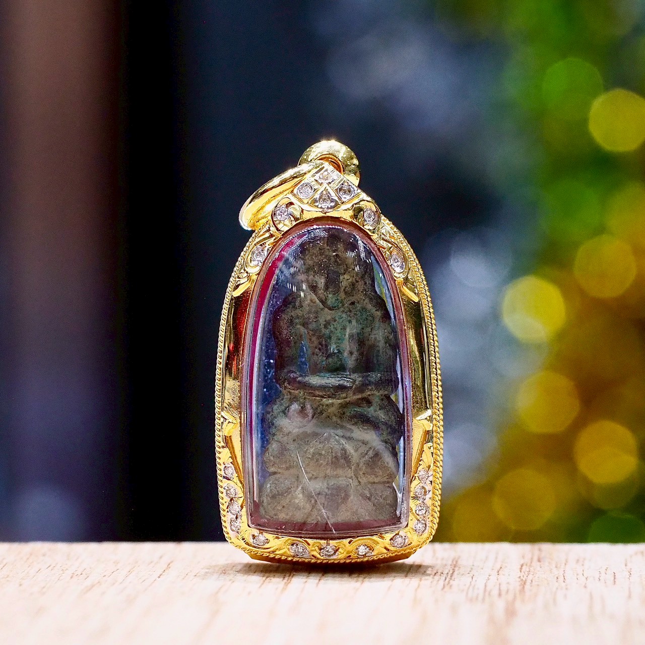 [30058] Grasshopper bell, Luang Pu Aim, Wat Nang, bronze material, gold frame with diamonds, with certificate  175,000 