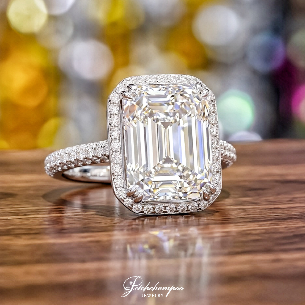 [29186] แหวนเพชร Majestic Emerald 5.01 กะรัต | K VVS2 | IGI ลดราคาเหลือ 1,490,000