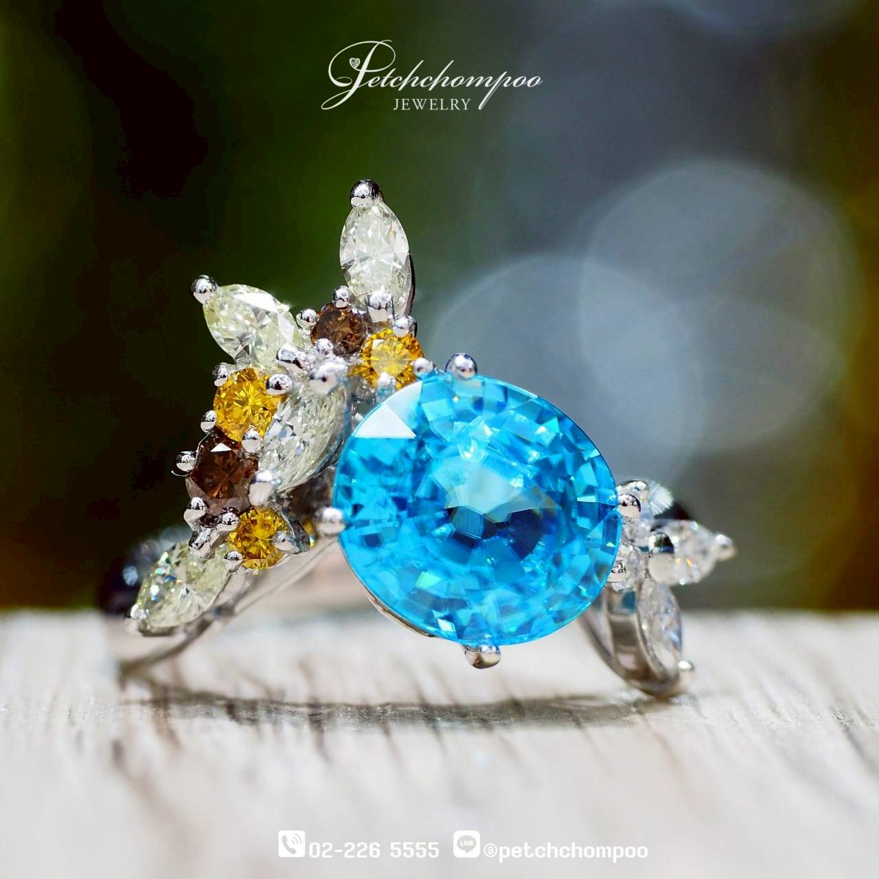 [30288] แหวนเพทายกัมพูชา Blue Serenité™ 4.83 กะรัต ล้อมเพชร | Emil  39,000 