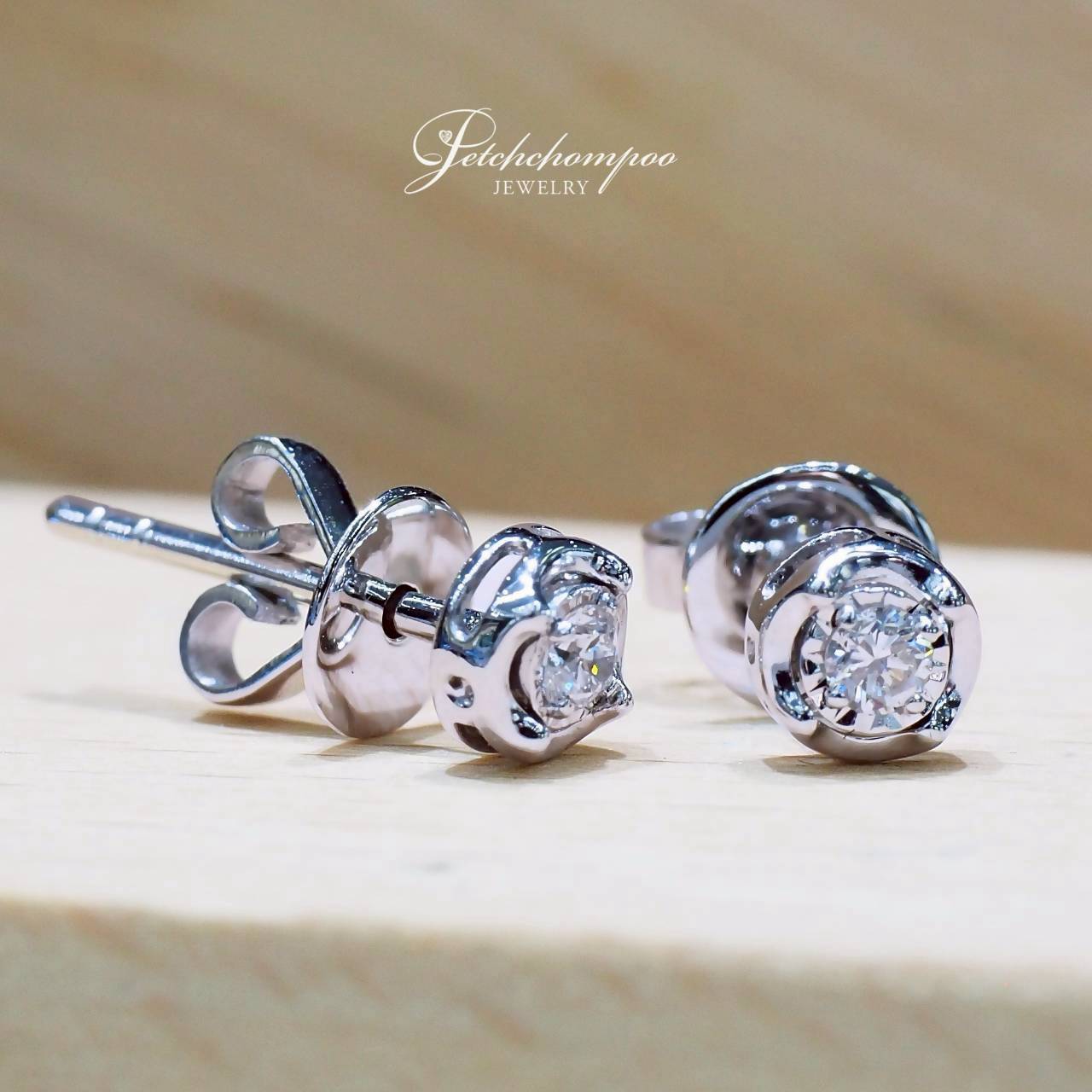 [30666] ต่างหูเพชรเดี่ยว Pure Whisper ดีไซน์โมเดิร์น  9,900 