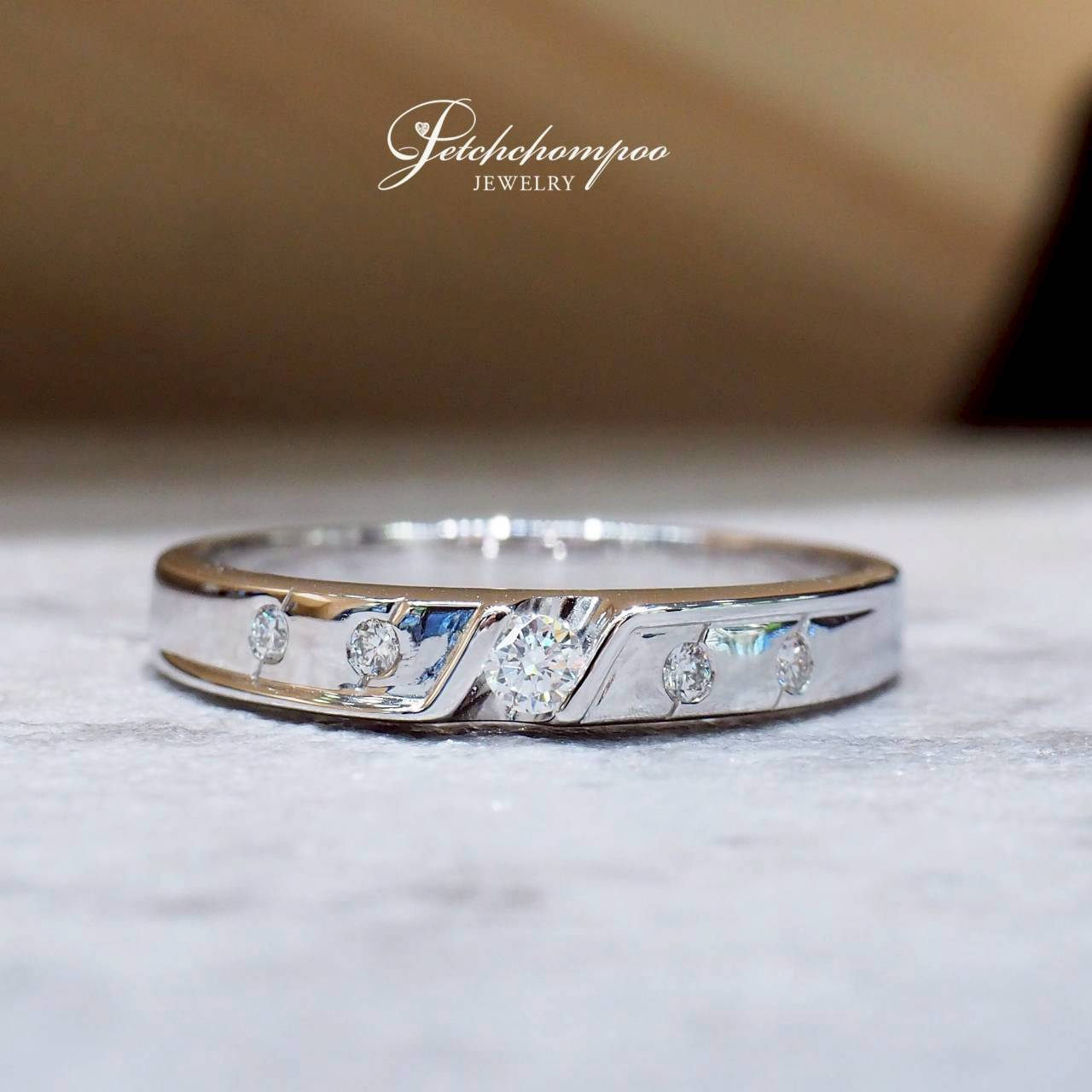 [28595] แหวนเพชรดีไซน์โมเดิร์น Modern Spark Line 0.05 กะรัต  29,000 