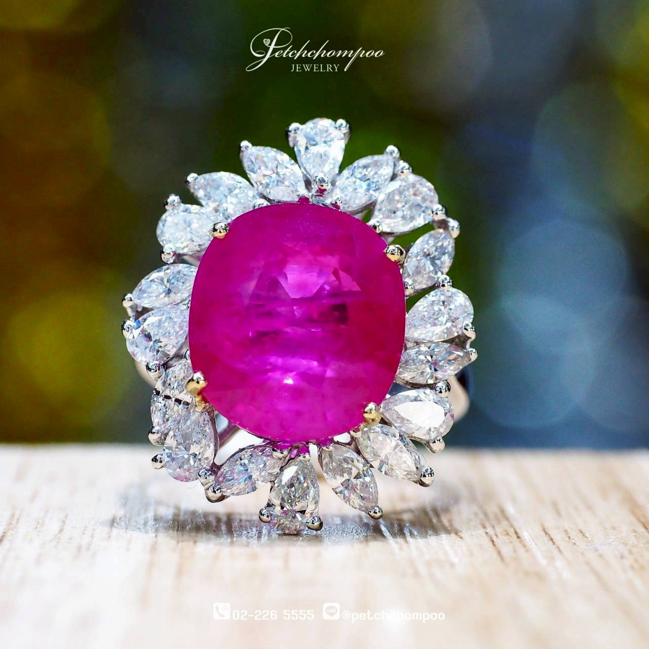 [30422] แหวนทับทิม Vivid Pink-Red Myanmar Imperial Roselight™ 10.82 กะรัต ล้อมเพชร | AIGS  490,000 