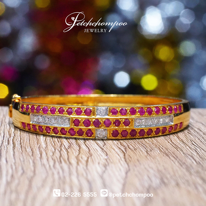 [29126] Ruby Radiance™ Bangle — 0.44 Carat  139,000 