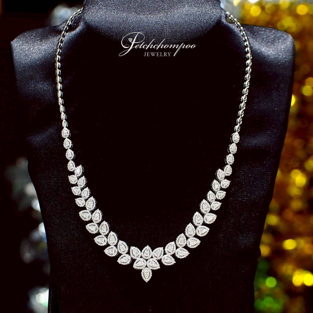 [30491] Marquise Bloom Radiance™ – Luxurious Marquise Cluster Diamond Necklace  269,000 