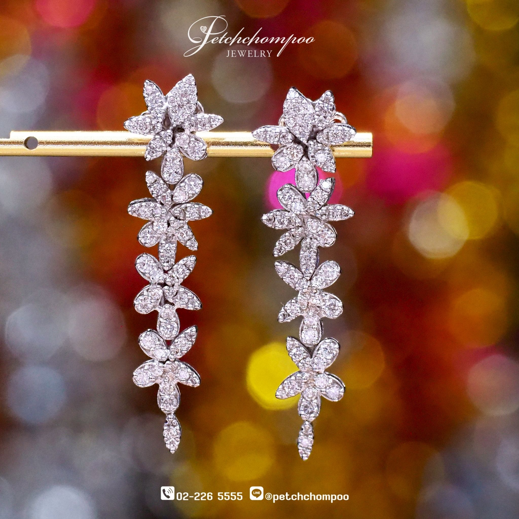 [27827] Dangling diamond earrings 2.31 carats  89,000 