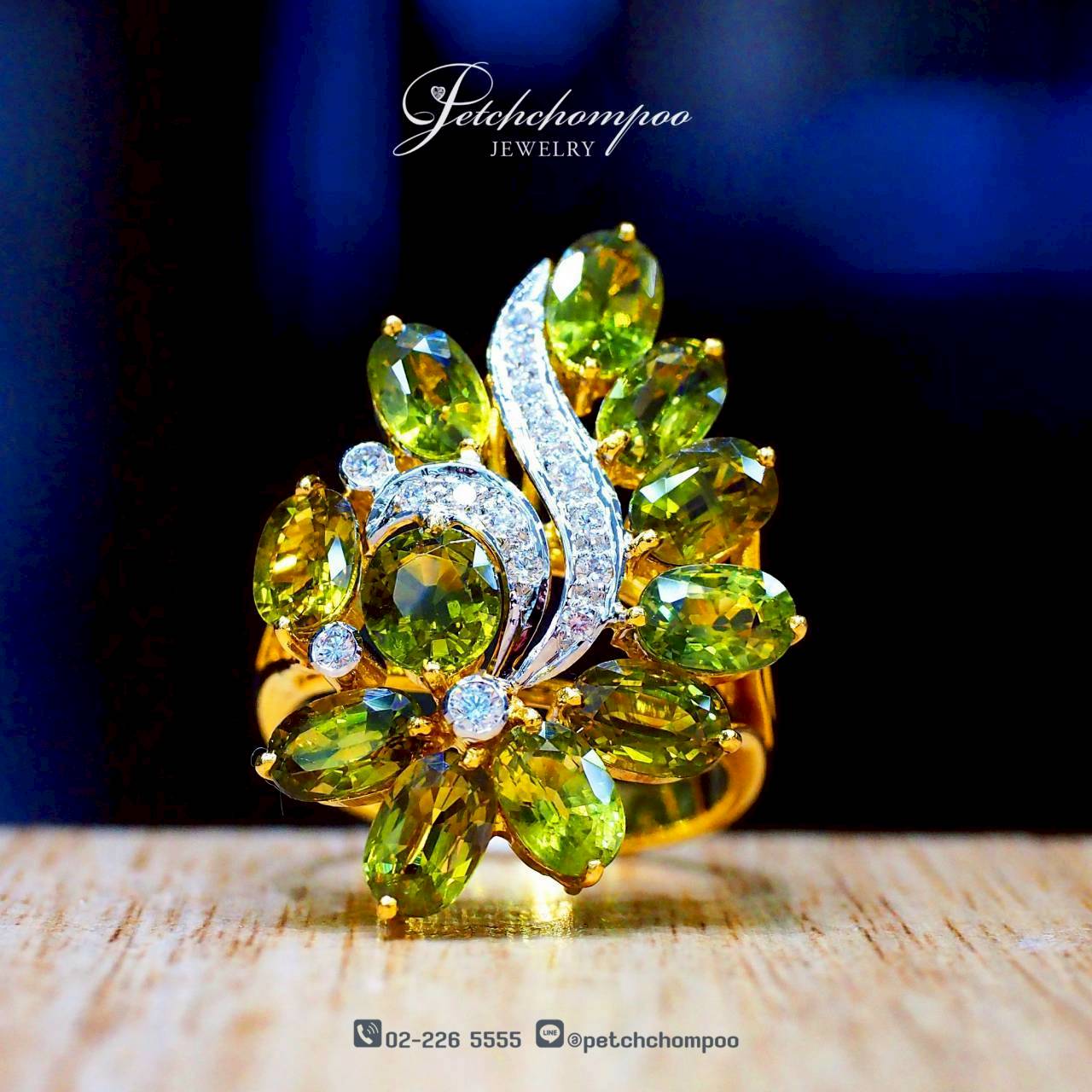 [30524] Verdant Radiance Blossom™ – Green Zircon Floral Ring  49,000 