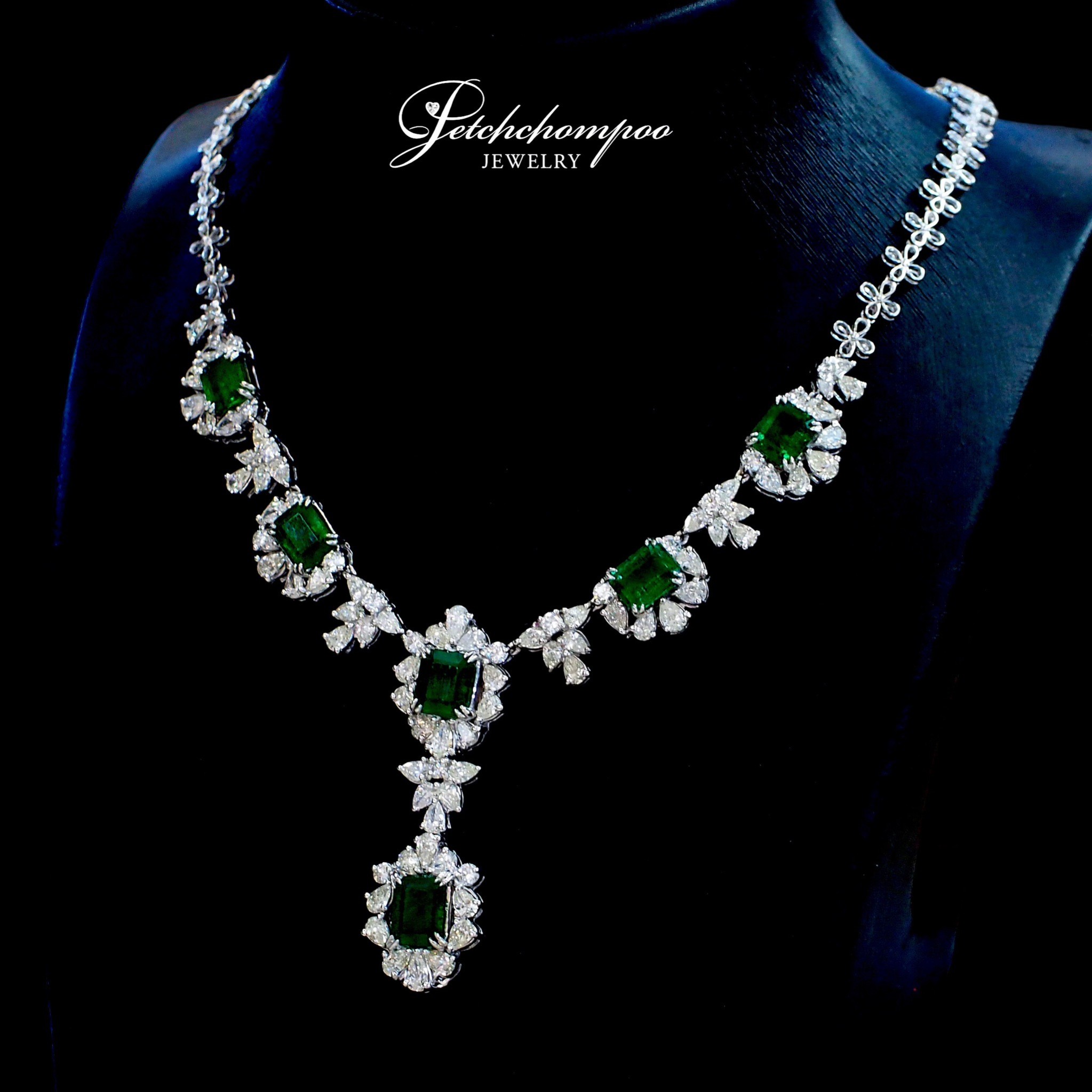 [28816] Colombian Emerald & Diamond Necklace – A Masterpiece of Timeless Elegance  690,000 