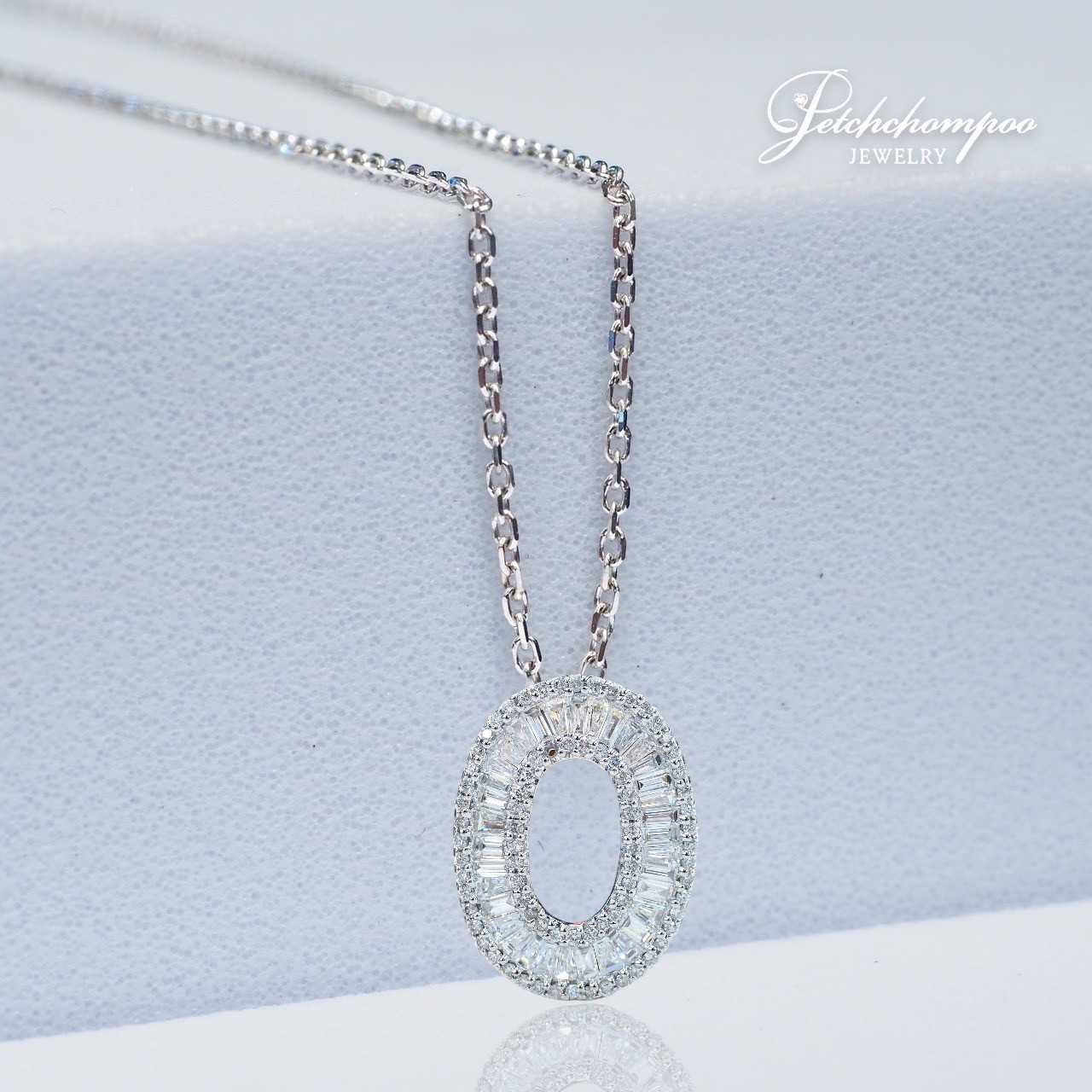 [28971] Diamond pendant with chain  59,000 