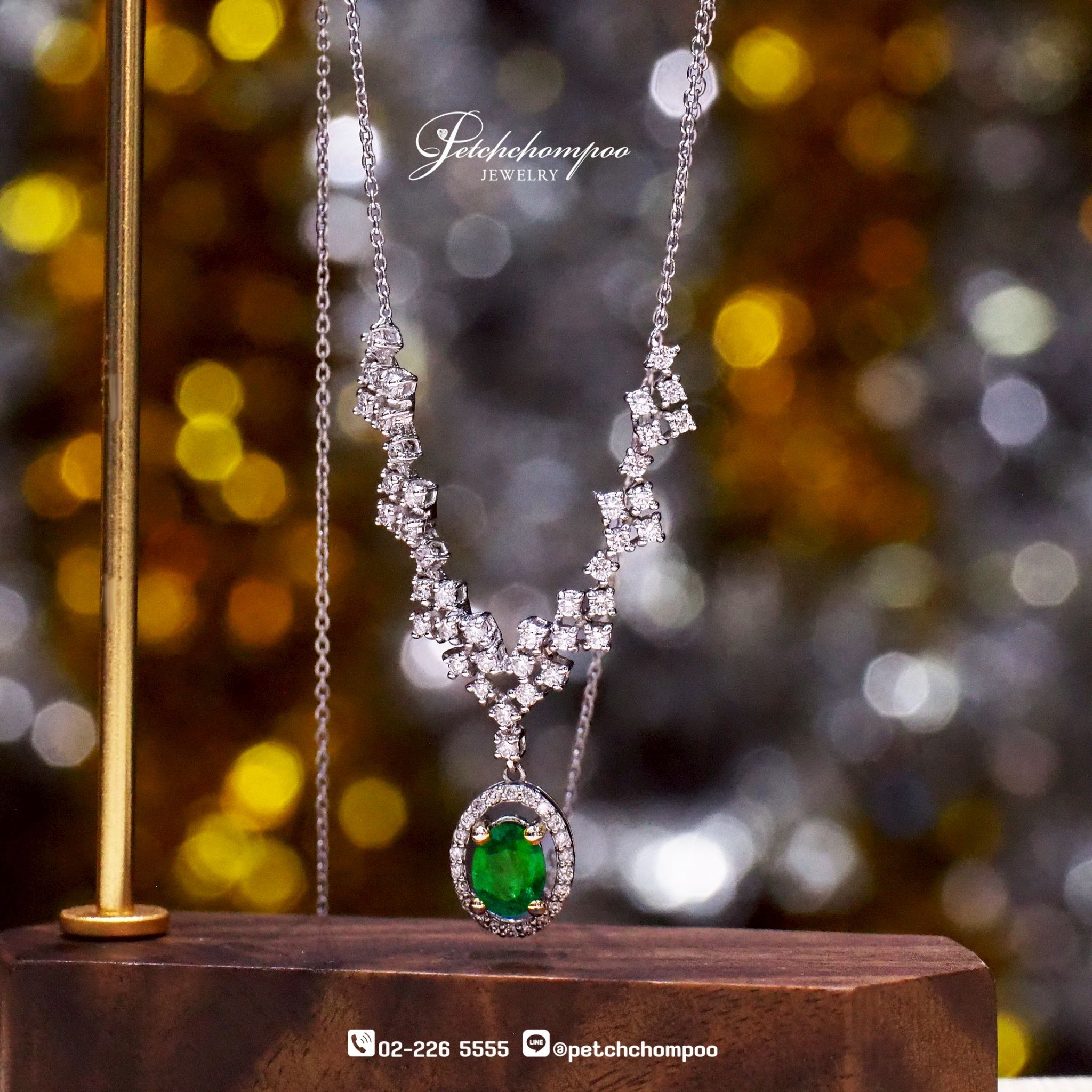 [020455] Colombian Emerald Diamond Necklace – Classic Elegance  69,000 