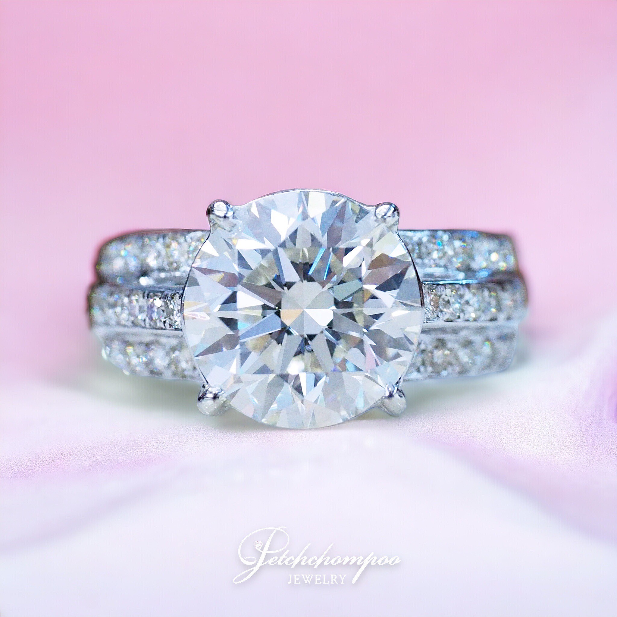 [29132] Diamond Sovereign™ 4.00 carat Ring – Brilliance that leads without words | J, VVS1, IGI Discount 1,490,000