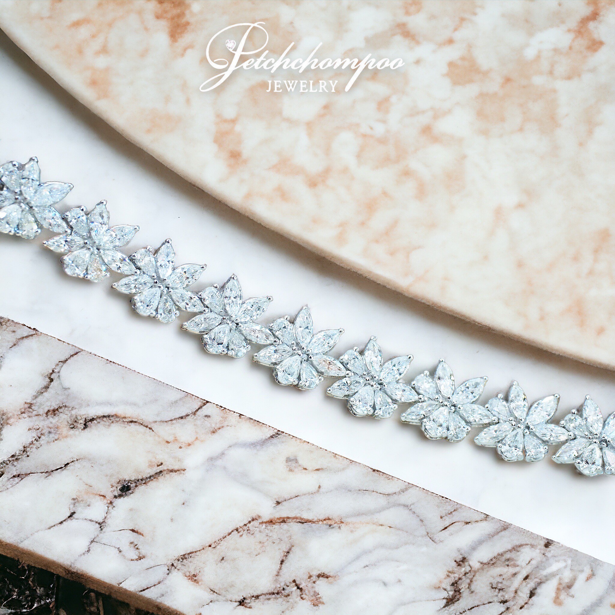 [016398] 9.49 carat diamond bracelet  459,000 