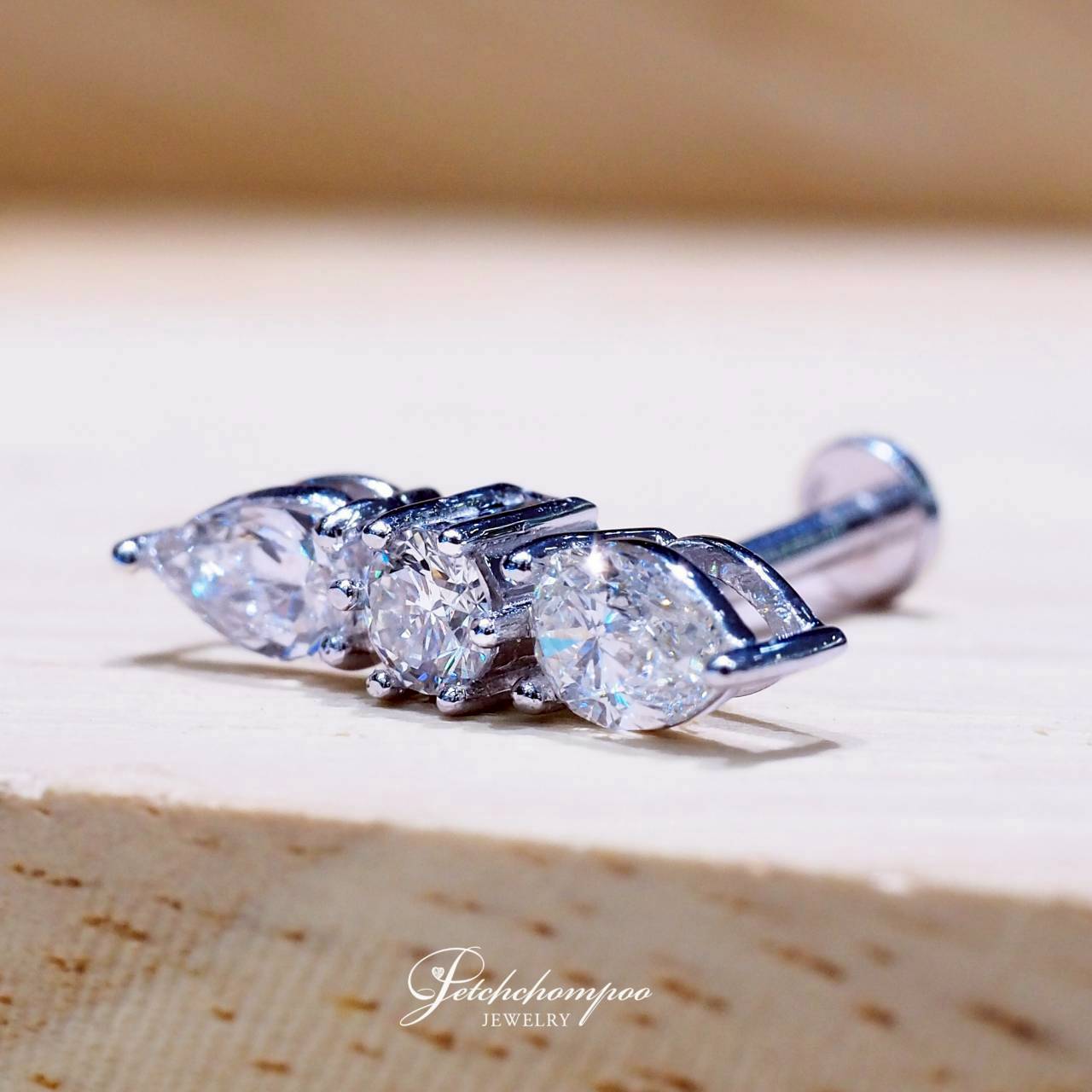 [30848] Whispering Grace Totai 0.35 carat Earpiercing Diamond  29,000 
