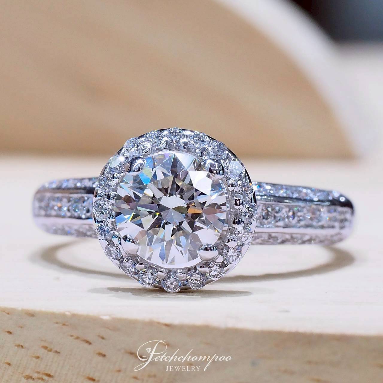 [30845] Celestial Halo 1.00 carat diamond ring | K VVS2 GIA Discount 99,000
