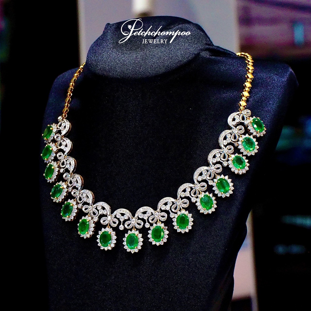 [021894] Emerald with Diamond Necklace  590,000 