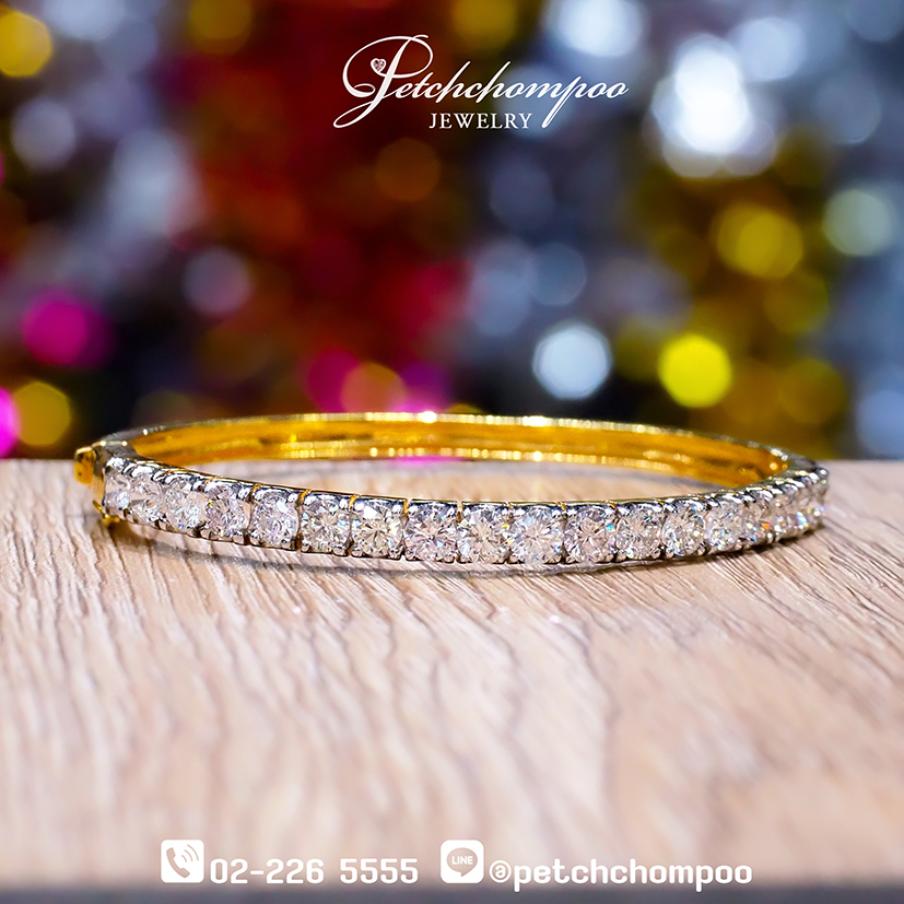 [28175] Radiant Harmony™ Diamond Bangle 6.00 carat  259,000 