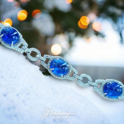[28424] Blue Sapphire Bracelet with Diamonds  169,000 