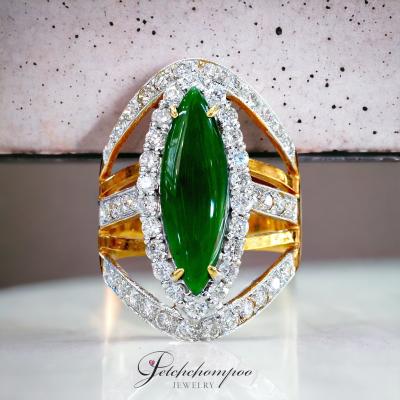 [020109] แหวนหยกพม่า IMprerial Jade ฝังเพชร  199,000 